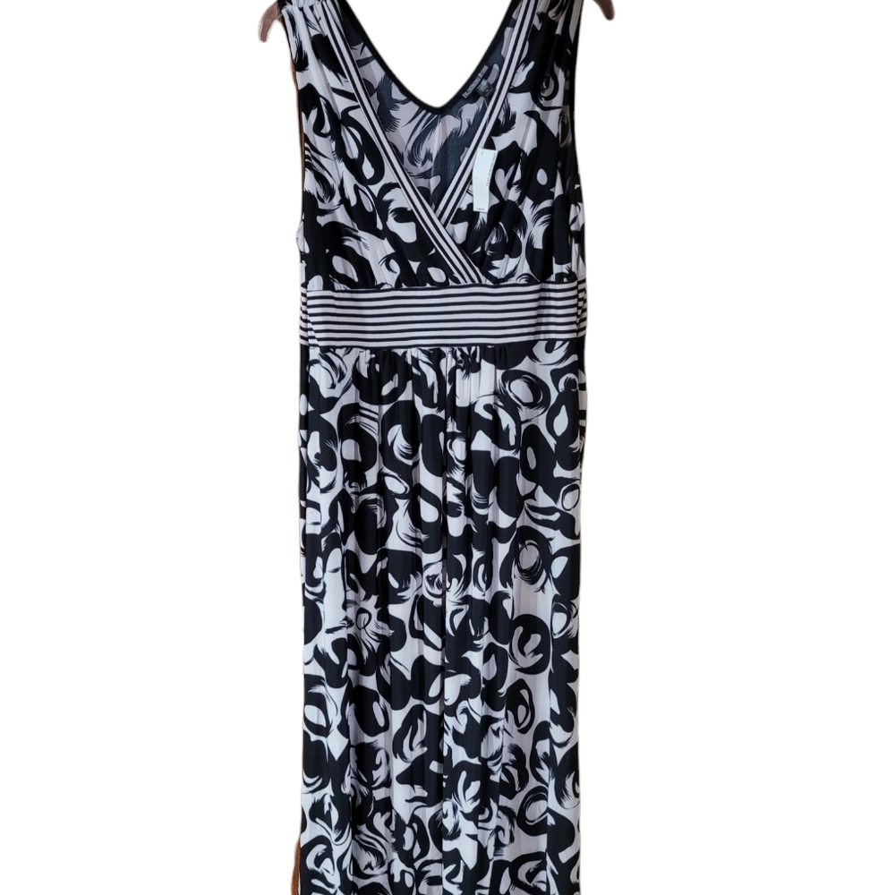 NWT Blooming Rose Maxi Dress